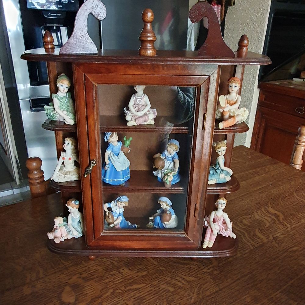 Etag&egrave;re + Figurines Décoration