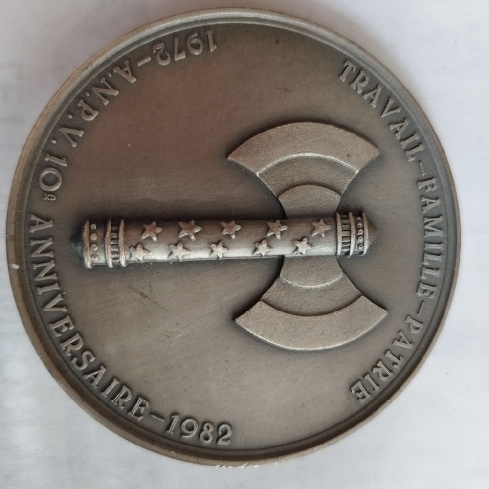 m&eacute;daille comm&eacute;morative : PETAIN &agrave; DOUAUMONT 