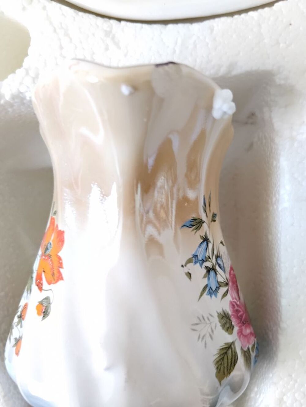Service &agrave; th&eacute; vintage floral en faillance Décoration