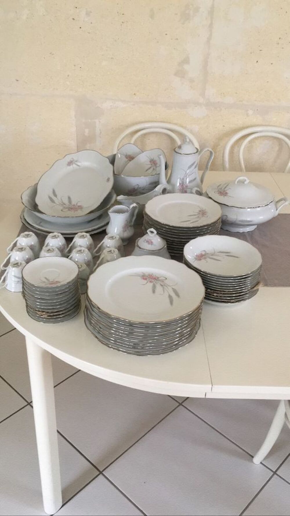 service porcelaine de Limoges 12 personnes Cuisine