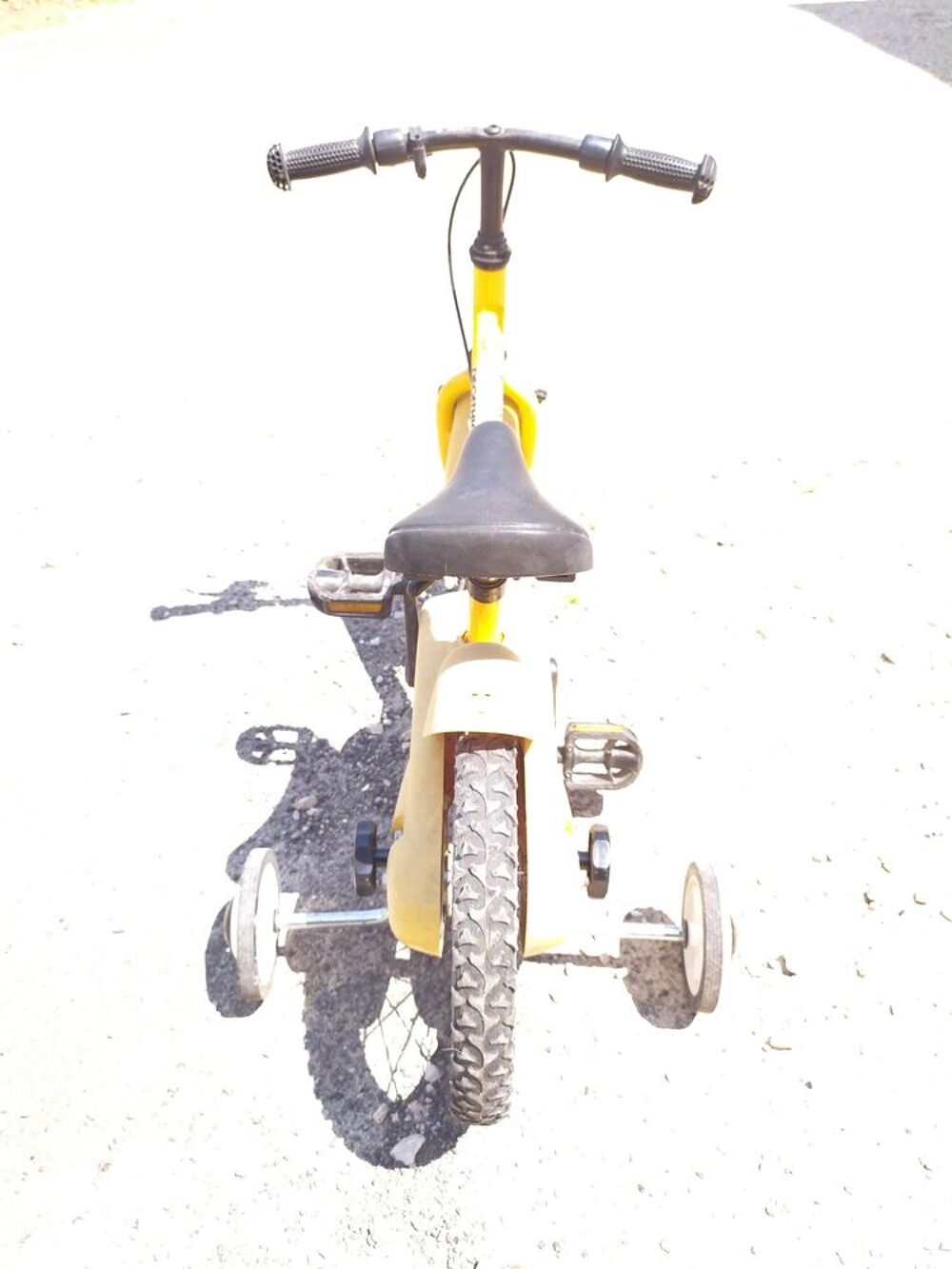  V&eacute;lo enfant avec roulettes Vélos