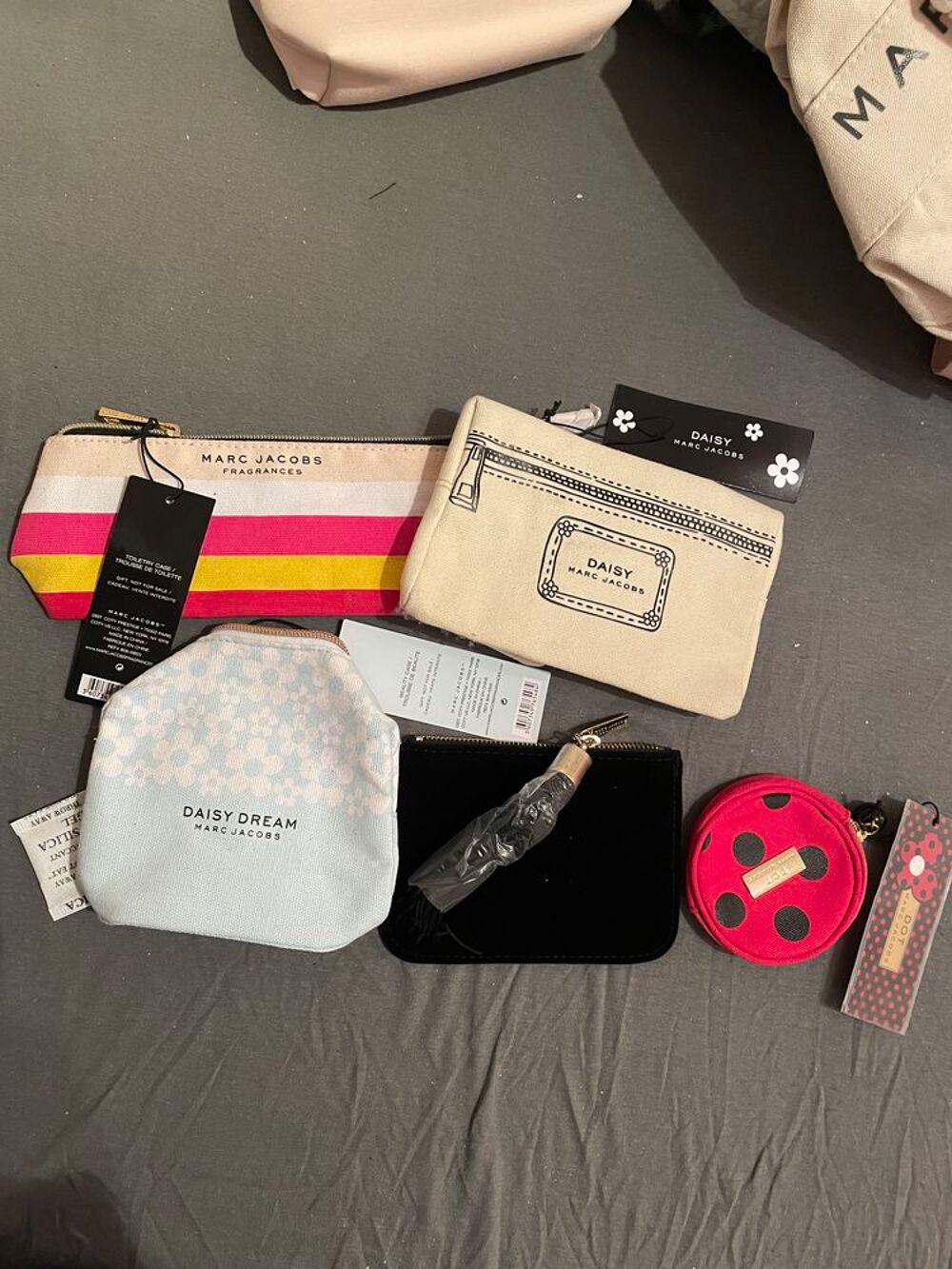 Pochette et trousse de beaut&eacute; 