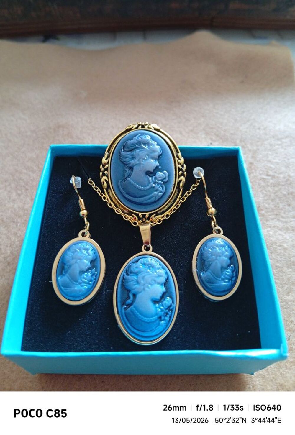parure cam&eacute;e reine Victoria inoxydable hypoagergique neuve Bijoux et montres