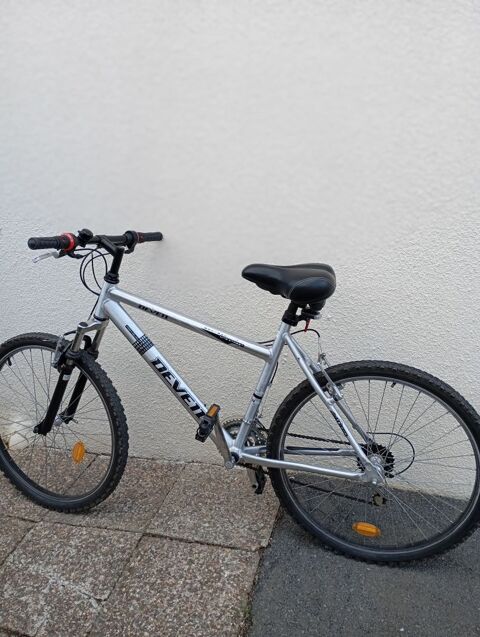 Vlo VTT adulte, cadre Alulinium ,3 plateaux, 7 pignons   70 Rennes (35)