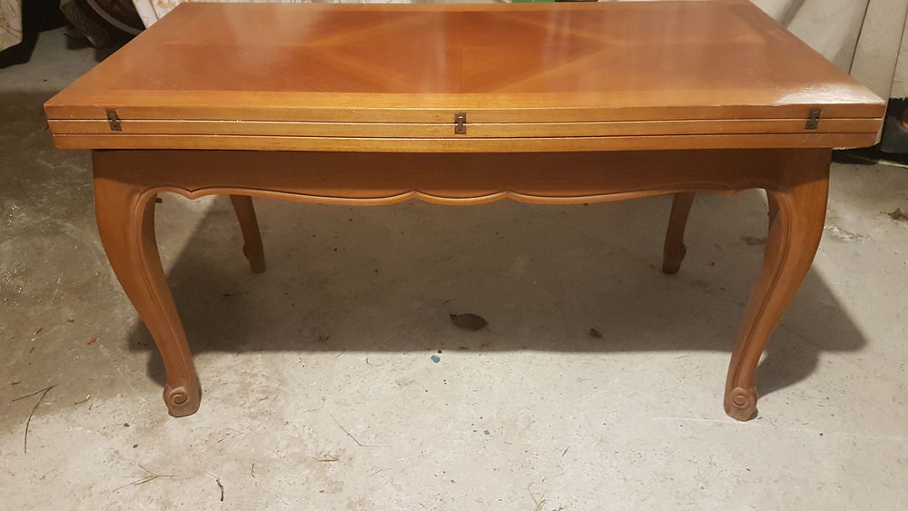 Tr&egrave;s belle table basse transformable en table pour manger a Meubles