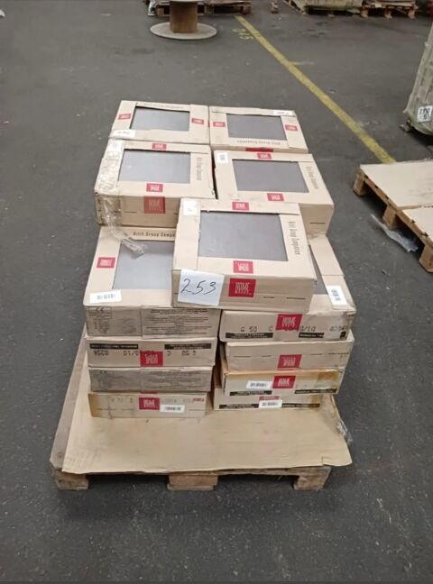 Bonnes affaires : palettes carrelage, 1 Choisy-le-Roi (94)