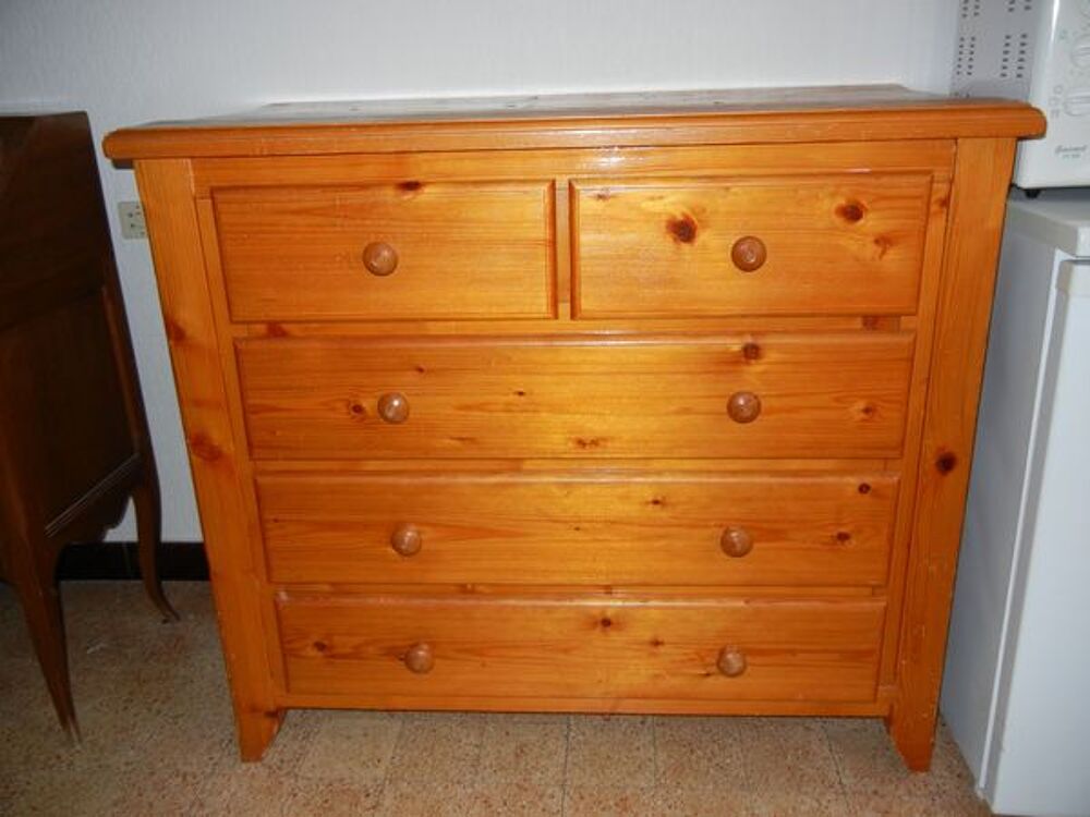COMMODE EN PIN MASSIF Meubles