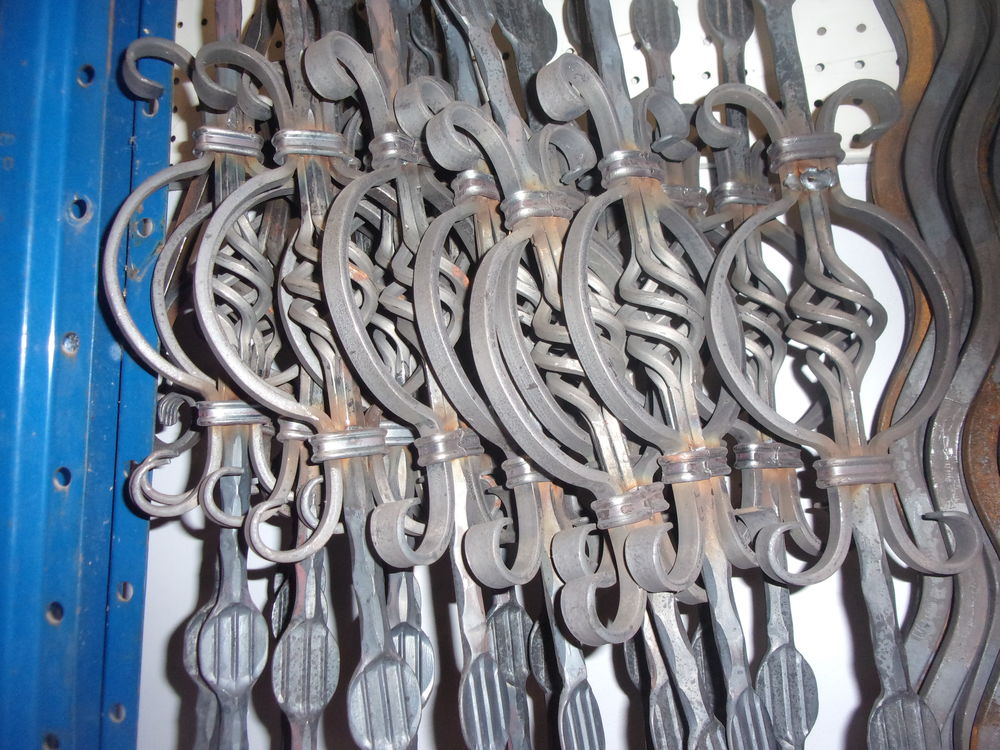 FERRONNERIE - Volute, Barreaux, Poteaux d&eacute;cor en FER forg&eacute; pour Balcon garde corps Bricolage