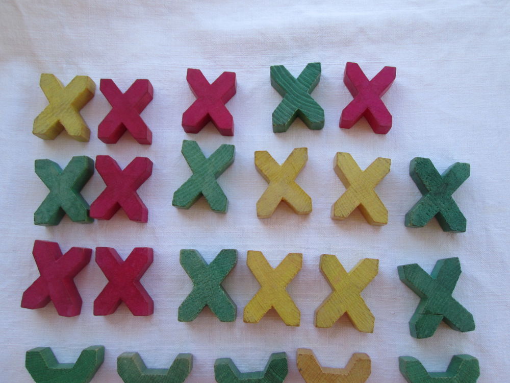 Lot de 36 objets de construction en bois Jeux / jouets