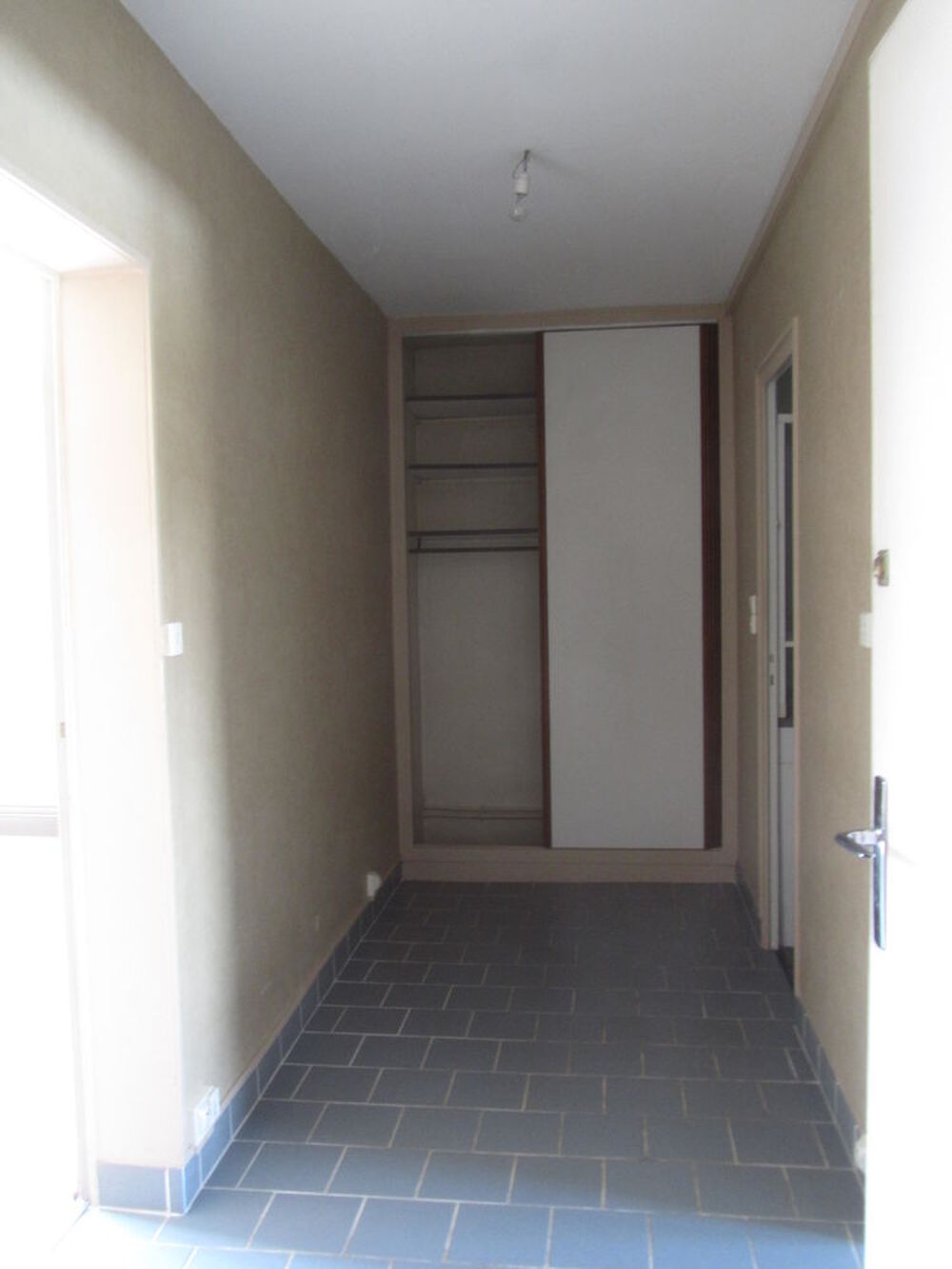 Location Appartement F2 - terrasse - garage - libre de suite Auxerre
