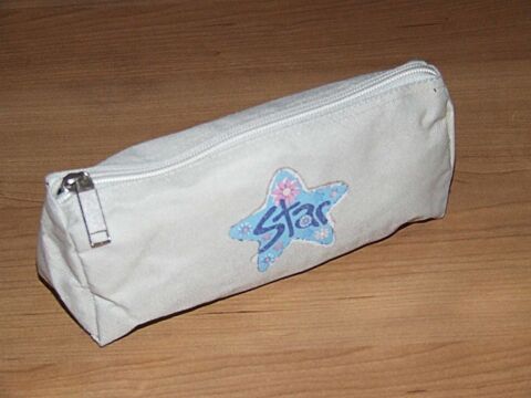 Fournitures scolaires, Trousse, couleur cru 1 Bagnolet (93)