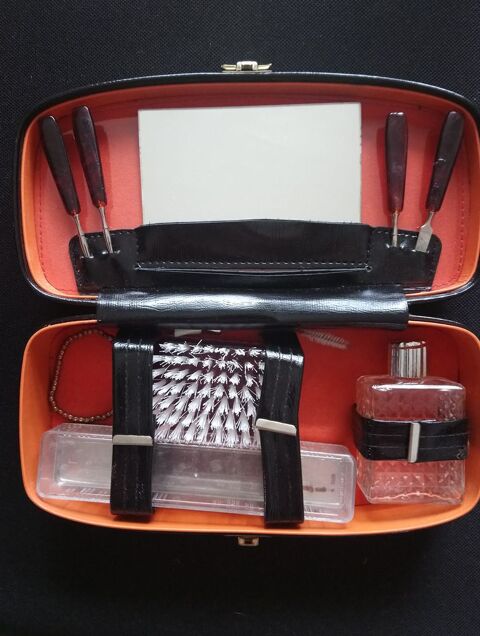 Trousse de voyage complète 32 La Courneuve (93)