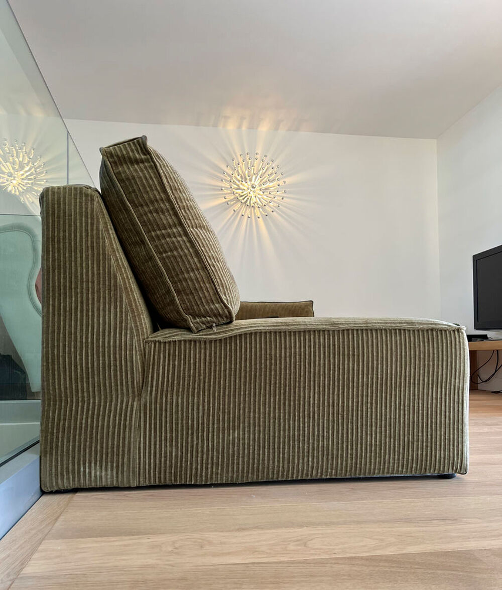 Belle chauffeuse / fauteuil en velours (d&eacute;co, style Bolia) Meubles