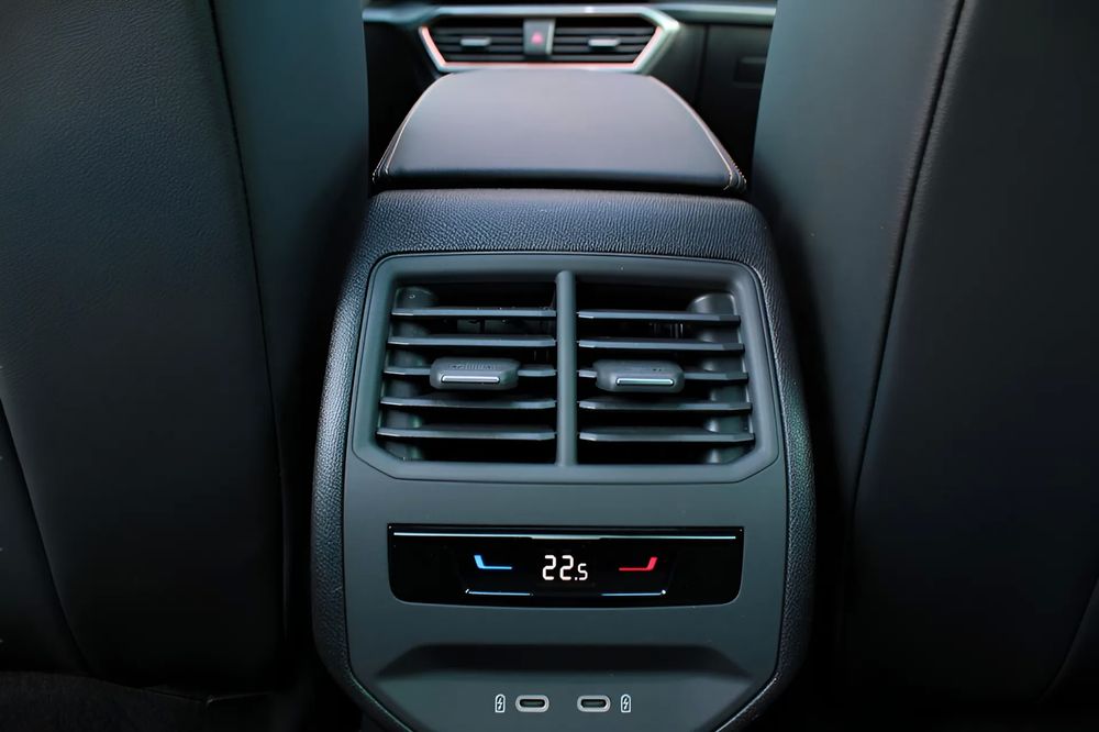 Formentor VZ e-Hybride 245 Toit Ouvrant Black &Eacute;dition 2022 occasion 33600 Pessac