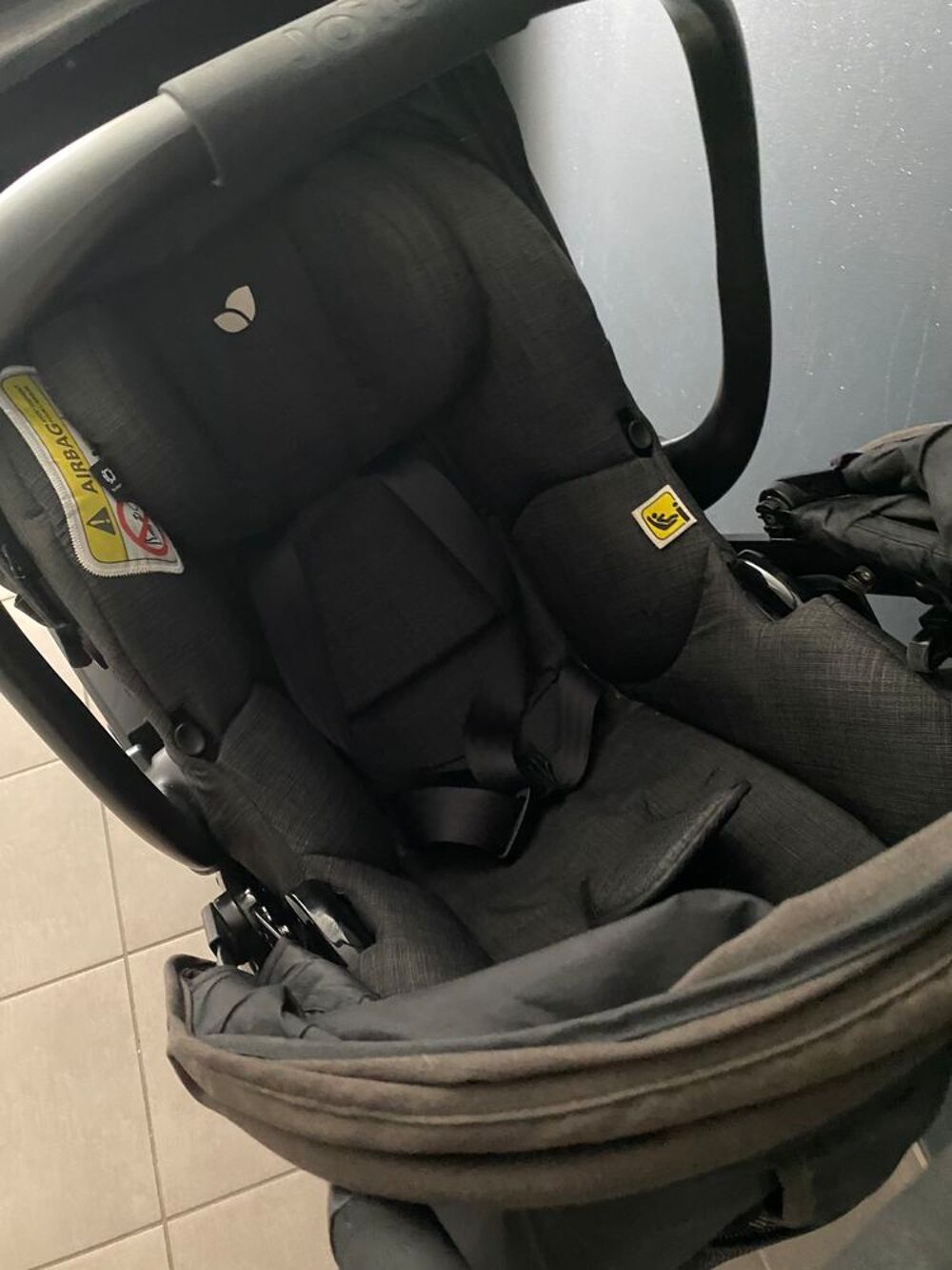 poussette double avec cosy de la marque JOIE Puériculture