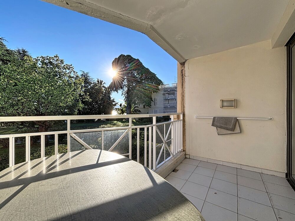 Vente Appartement Joli 3P traversant avec terrasse, parking, piscine, gardien Cannes