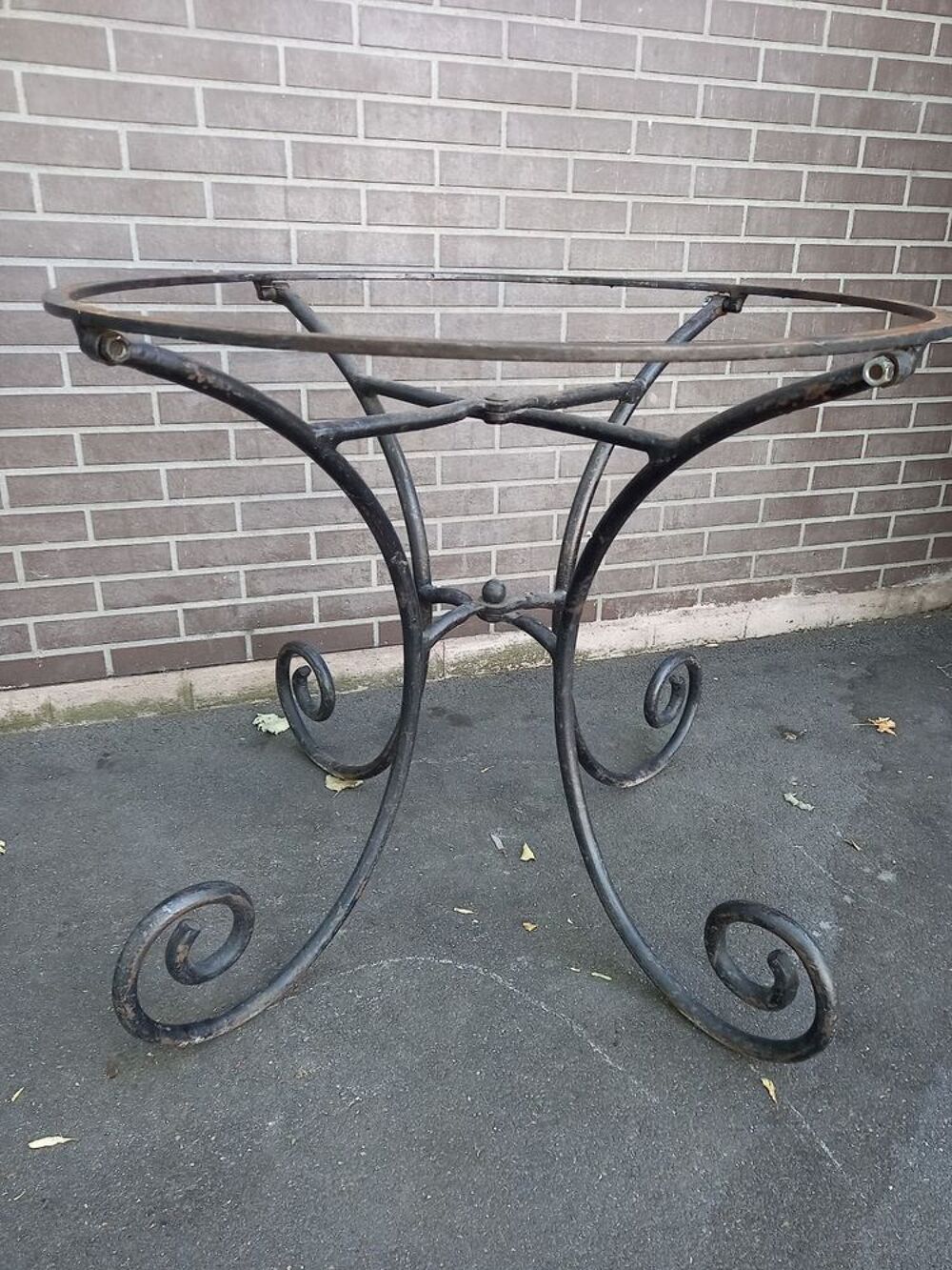 BELLE TABLE EN VERRE ET FER FORGE Meubles