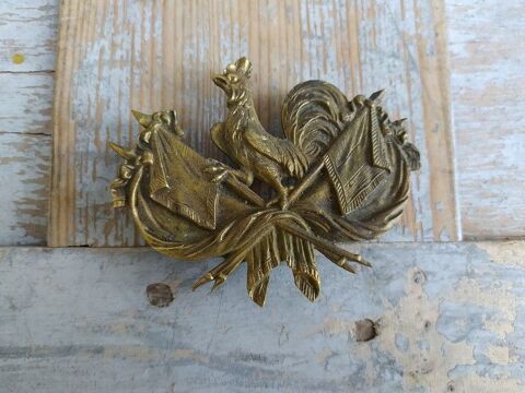 Ancienne Plaque de Giberne en Bronze Coq Drapeaux Militaire 65 Loches (37)