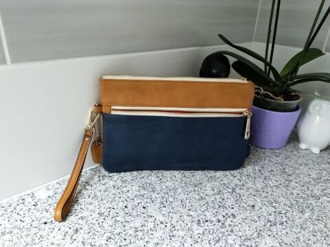Pochette bicolore Clarks en cuir
28 Melun (77)