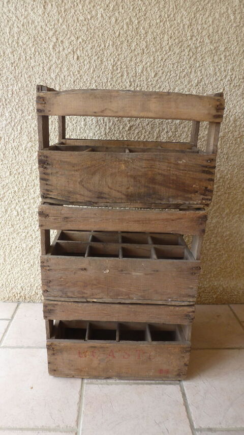 Caisse � bouteilles 15 Cailloux-sur-Fontaines (69)