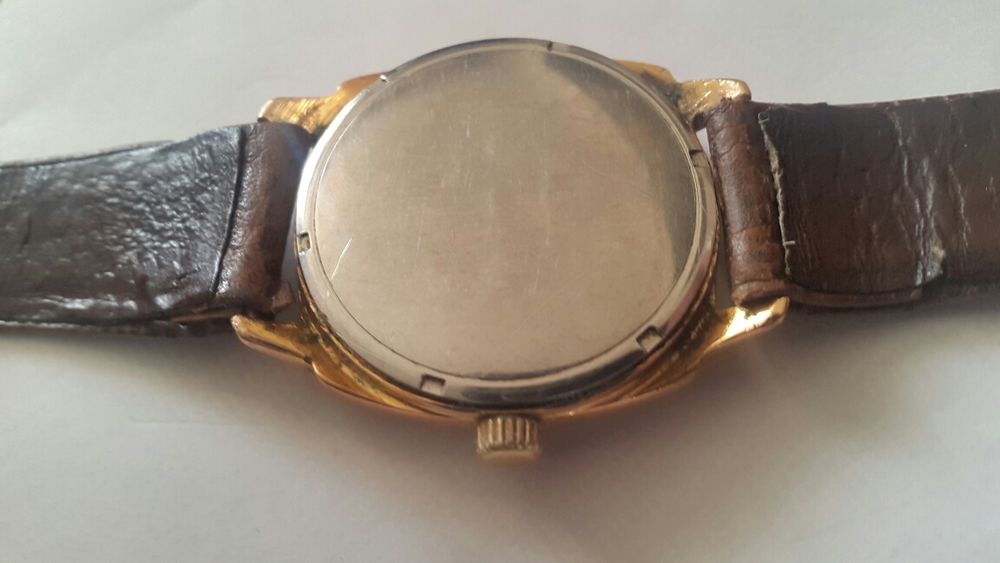MONTRE NERLEX SWISS. Bijoux et montres