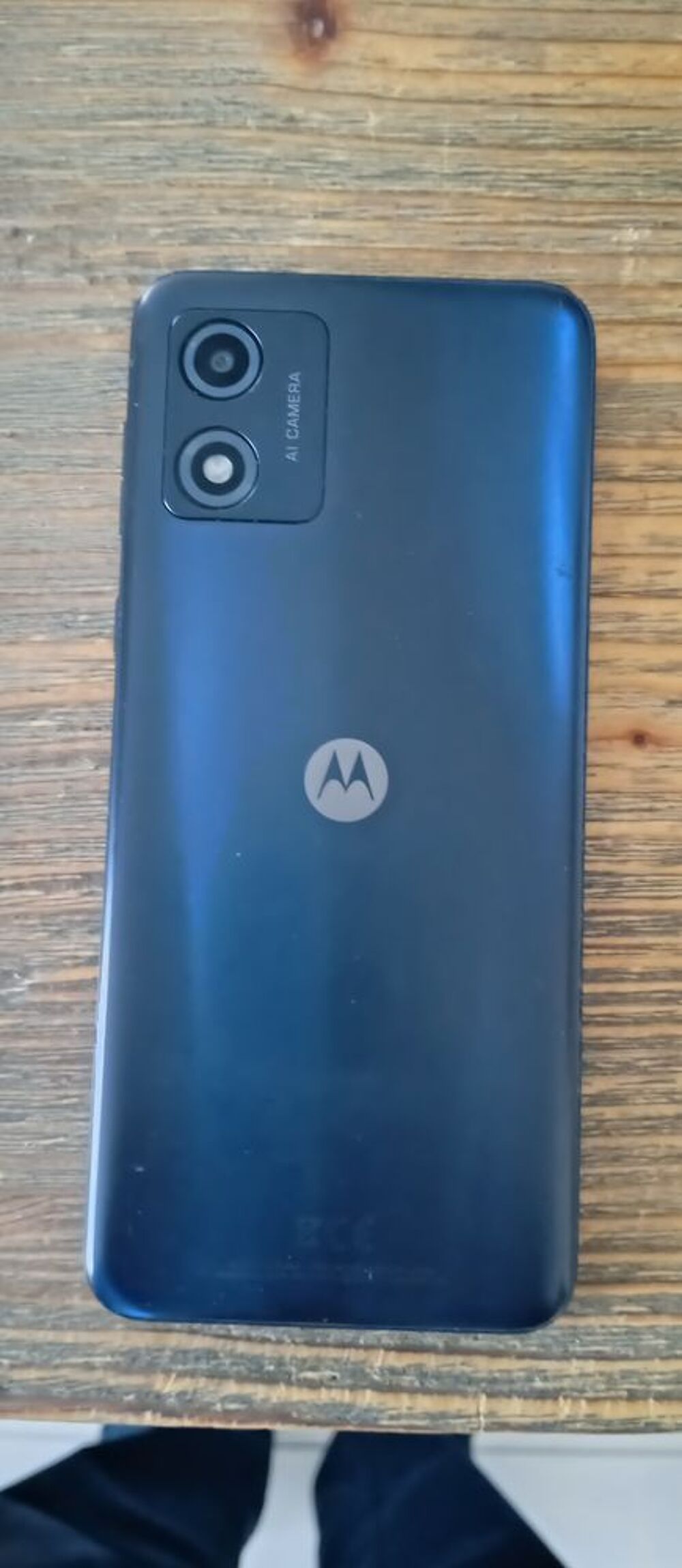 PORTABLE MOTOROLA E-13 Téléphones et tablettes