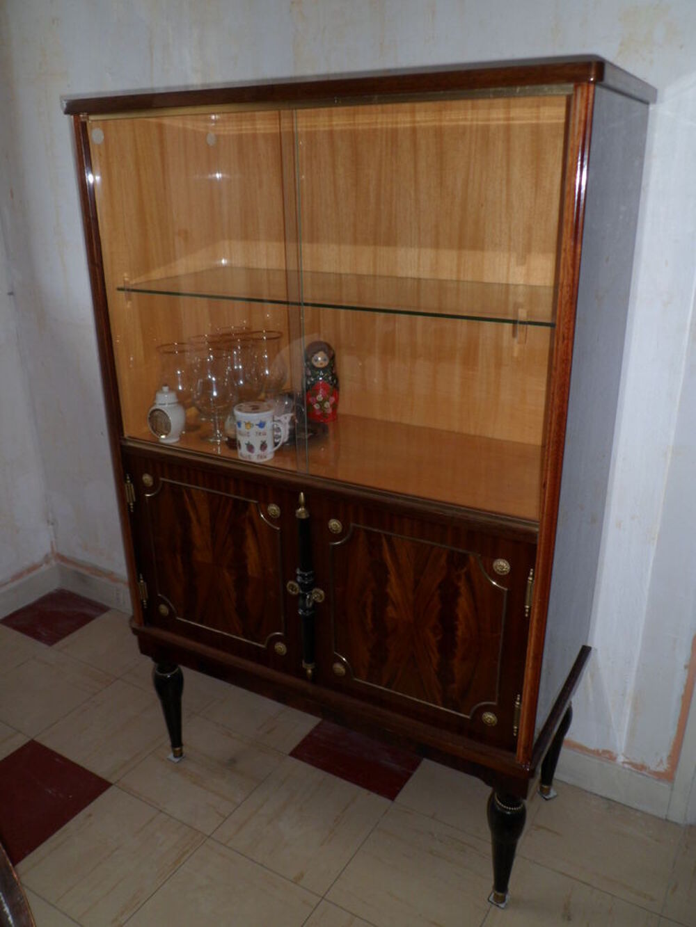 Argentier vitrine vernis vintage ann&eacute;e 1970 Meubles