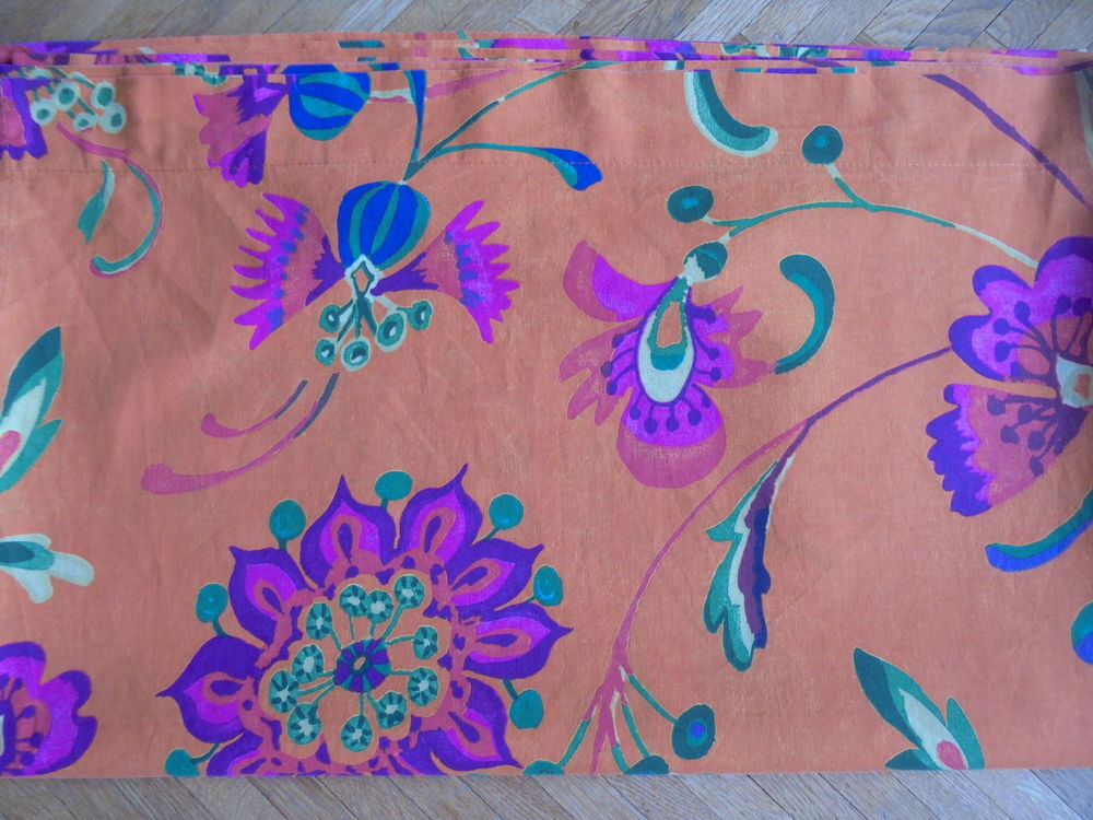 Parure fonds orange et fleurs Décoration