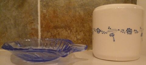 Porte brosses a dents vintage en cramique blanche 12 Dole (39)