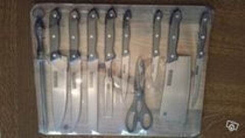 ancien couteau manuel et lot de couteaux neufs 0 M�rignies (59)