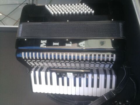 Accordon MILA neuf 490 Le Creusot (71)