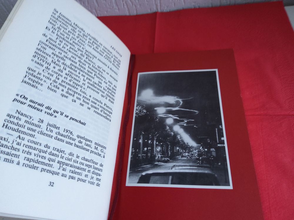 Livre "LE MYSTERE DES OVNI" Livres et BD
