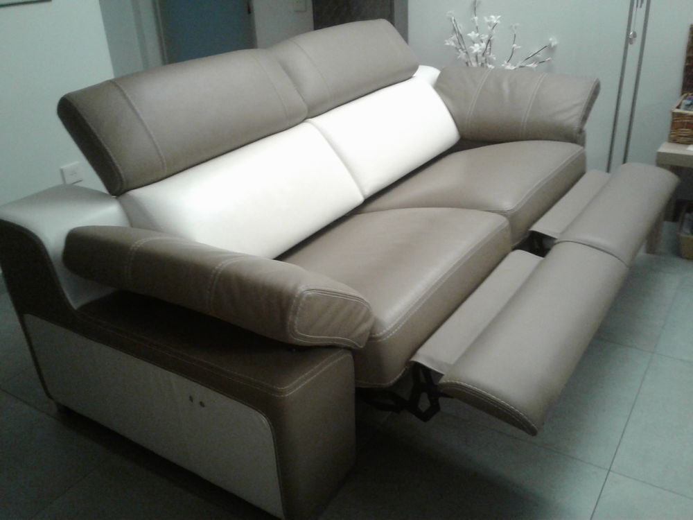 Vendons 2 CANAPES CUIR 2 tons Blanc et Taupe Meubles