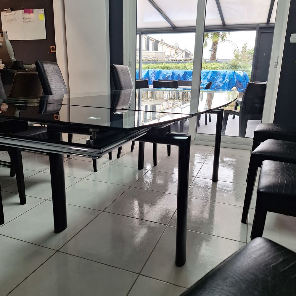 Salle &agrave; manger laqu&eacute; blanc et noir Meubles