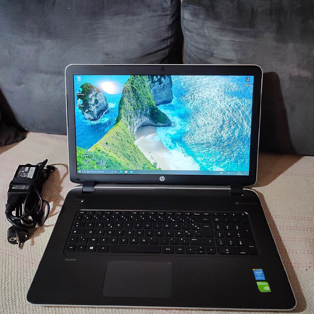 Pc portable Hp 670go Intel core i5 4Go Ram 17pouces Matériel informatique