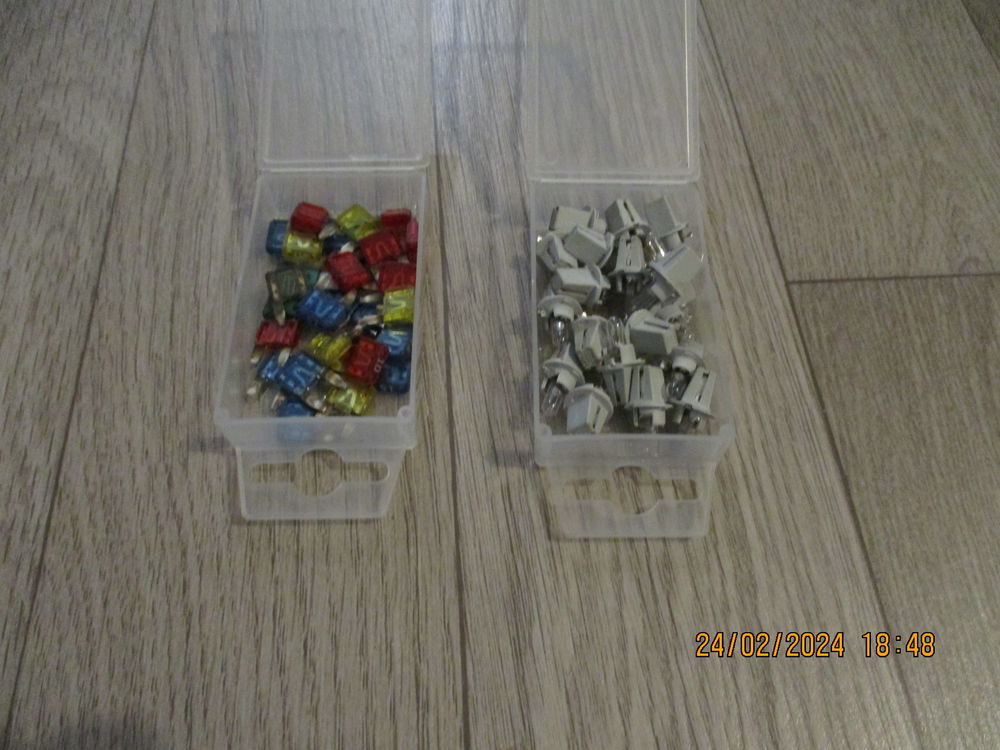 Ampoule et fusible pour renault Bricolage