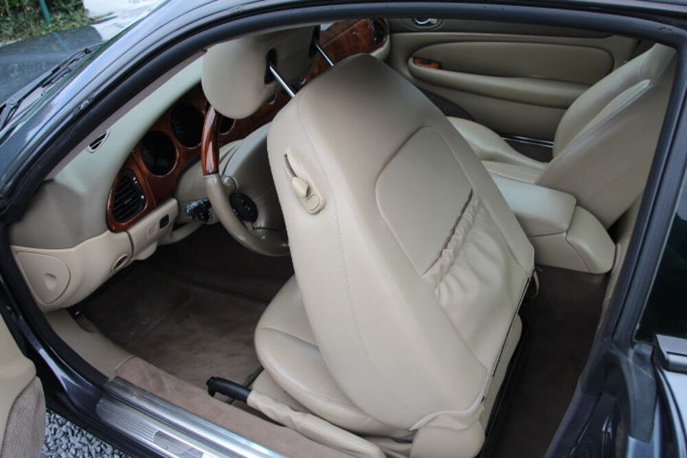 XK8 4.2i V8 2003 occasion 59310 Auchy-lez-Orchies