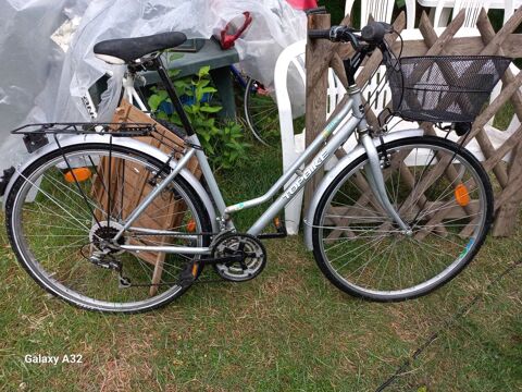 VELO HOLLANDAIS-BTWIN 26 POUCE-Vélo ville-VELO D'appartement 80 Montfermeil (93)