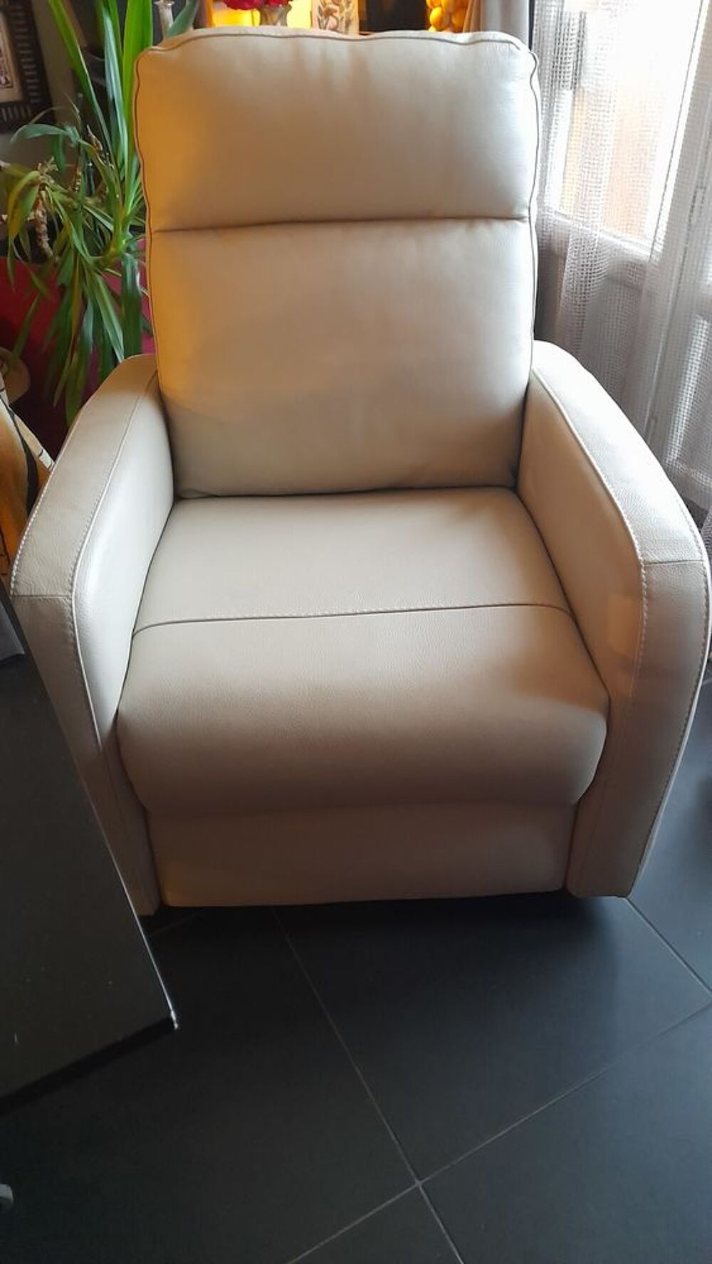 fauteuil en cuir relax &eacute;lectrique Meubles