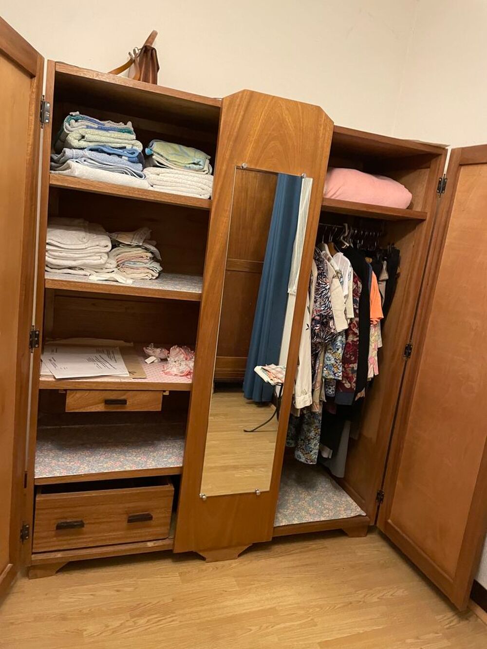 Armoire bois massif 2 porte avec miroir Meubles
