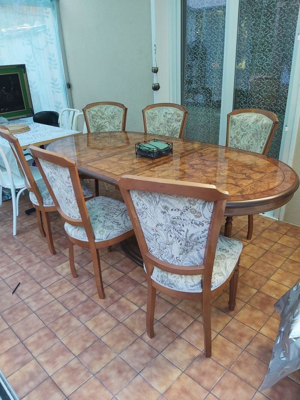 Table a manger avec 6 chaises Meubles