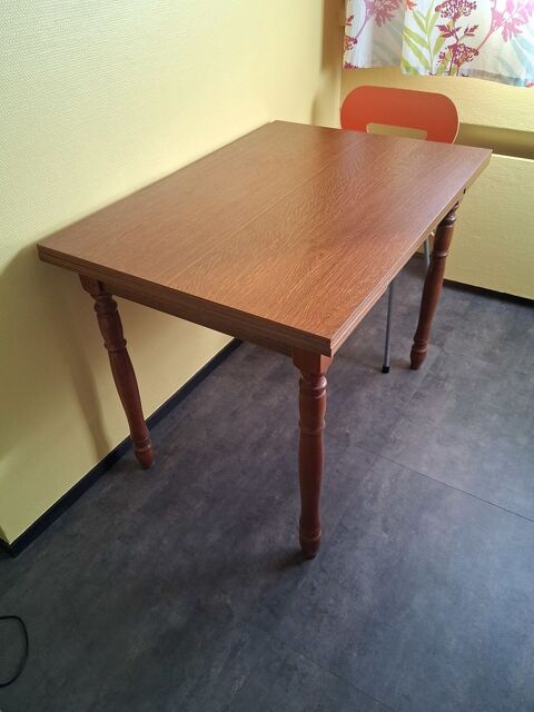 Table de cuisine rectangulaire annes 87/90 140 Dijon (21)