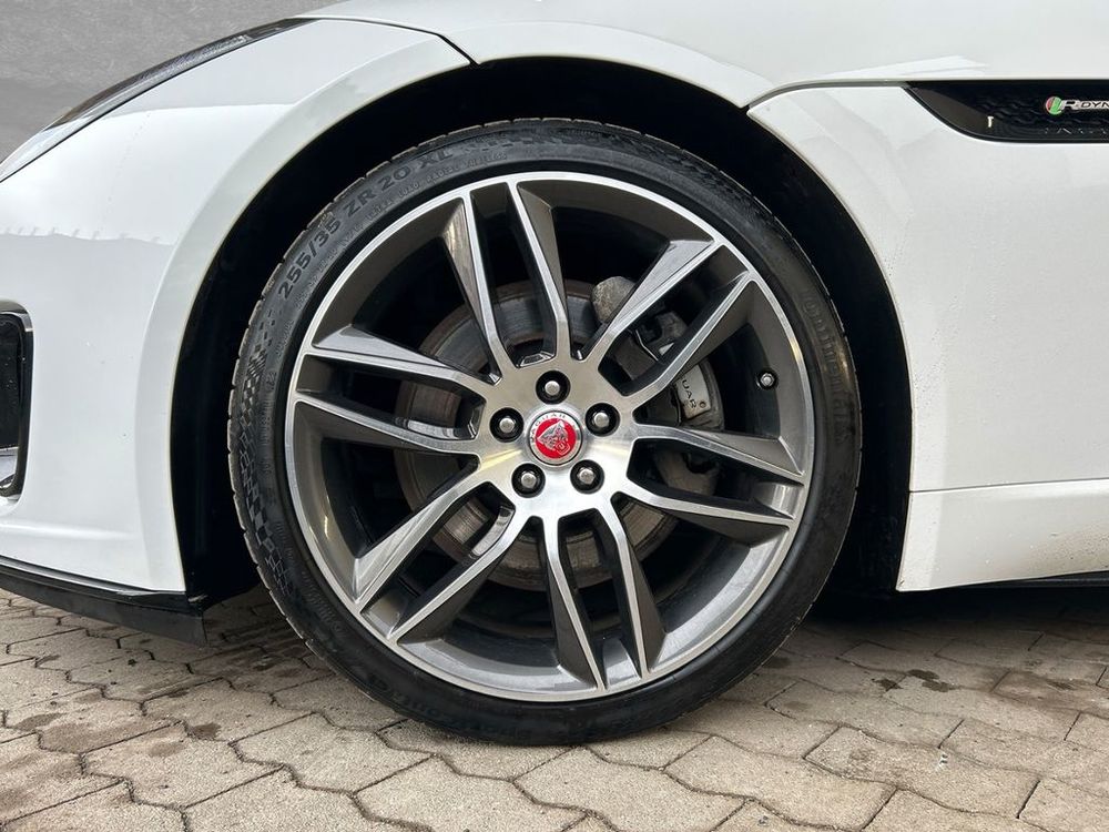 F-Type Coup&eacute; 2L Essence 300 ch BVA8 R-Dynamic 2019 occasion 69007 Lyon
