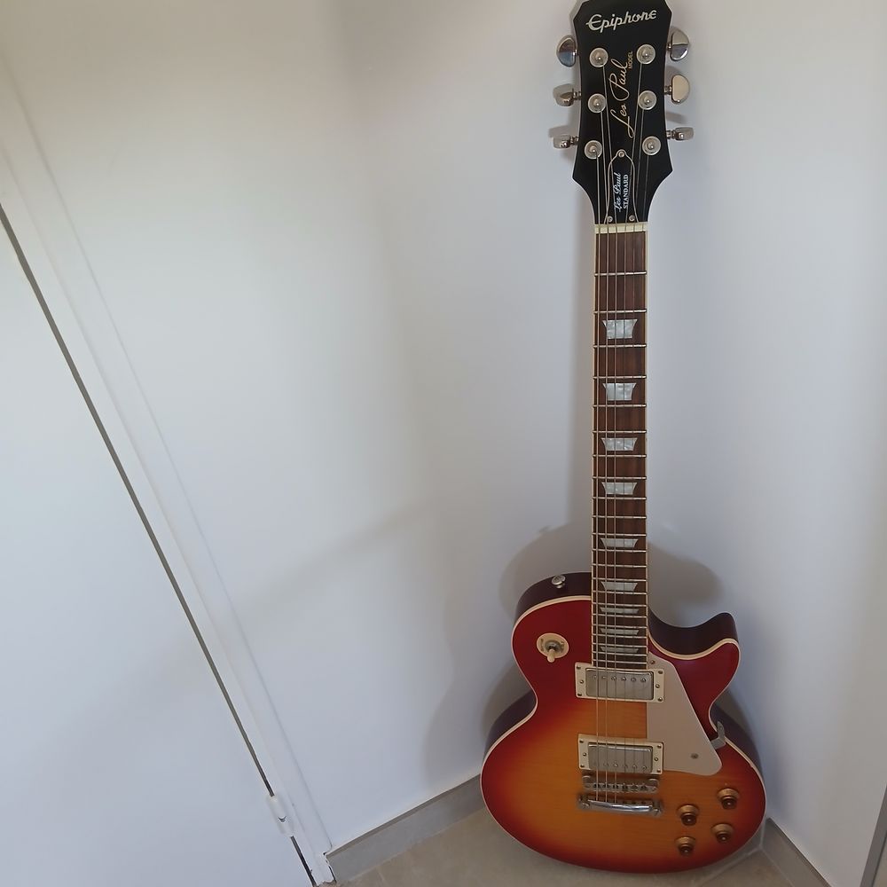  GUITARE  