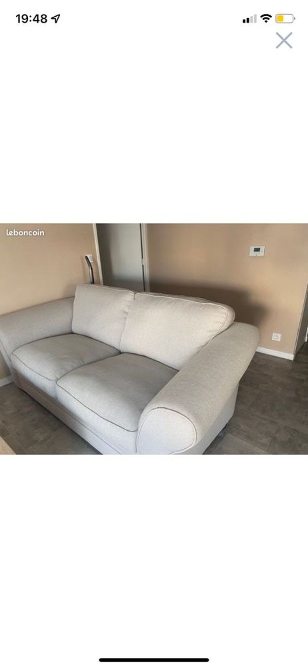 Tr&egrave;s beau canap&eacute; fixe Meubles