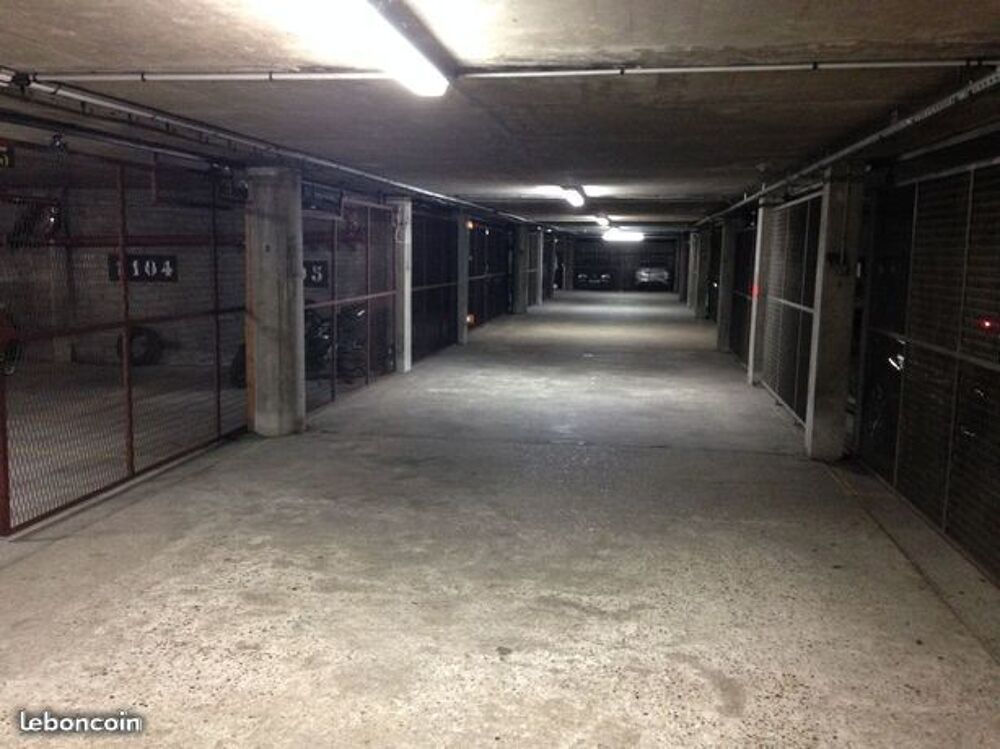 Location Parking/Garage place de parking/garage sécurisée Franconville