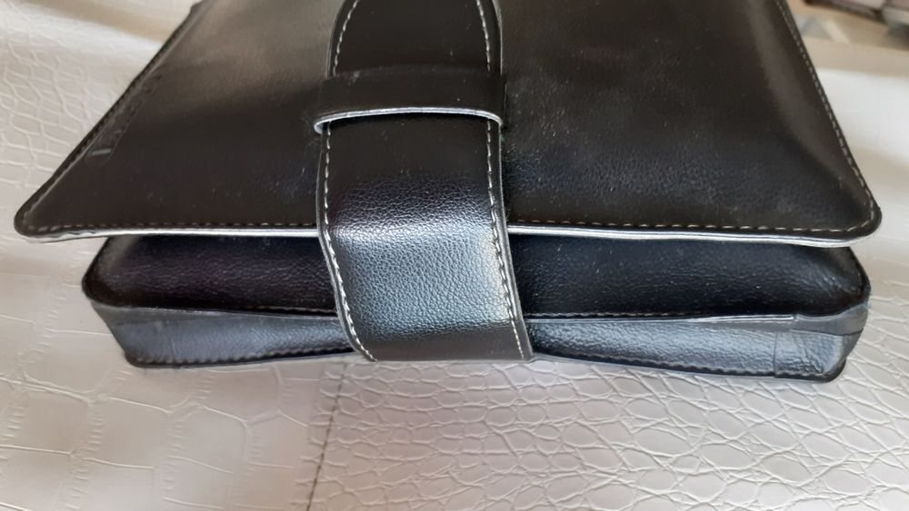 GRANDE TROUSSE NOIR NEUVE" RENAULT" Maroquinerie