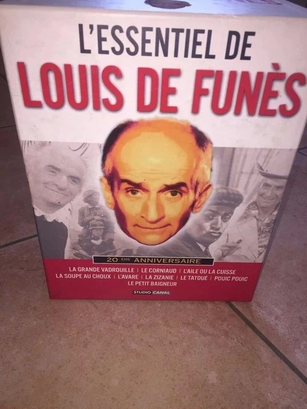 Coffret de cassettes vhs de Louis de Fun&egrave;s en tbe &agrave; 25 euros DVD et blu-ray