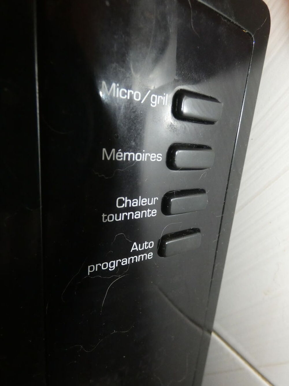 four micro-ondes multifonctions Brandt Electroménager