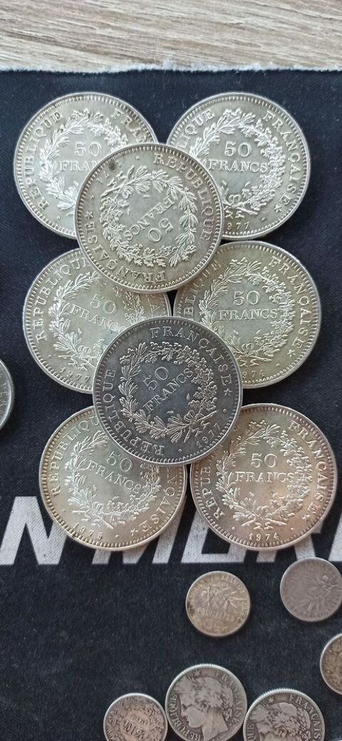 Lot de 101 pièces de monnaie en argent (+ ou - 1050g) 600 Beaune (21)